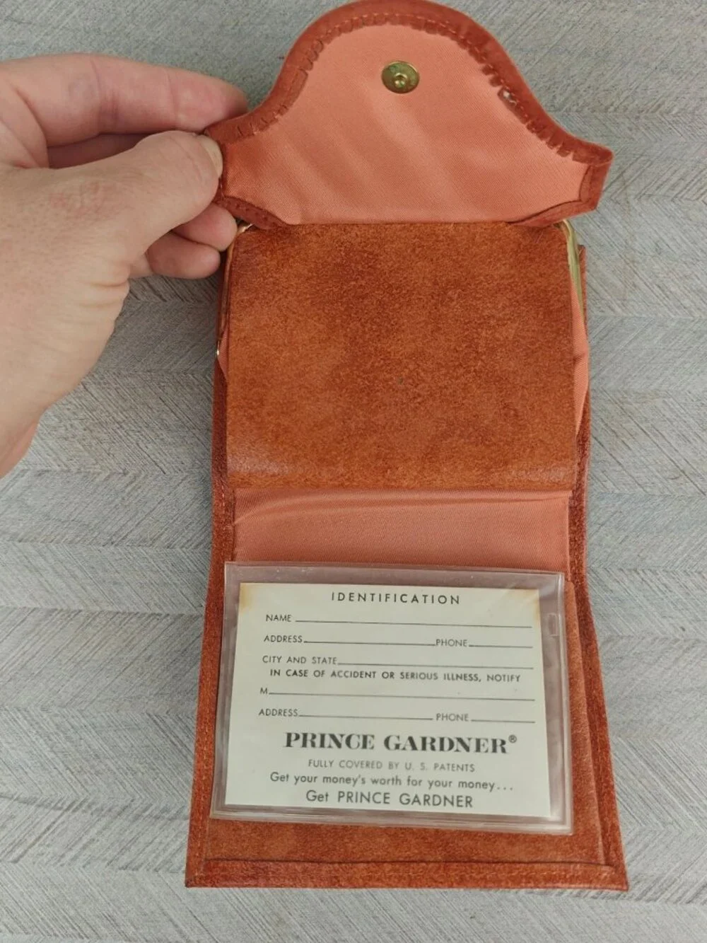 NEW Vintage Princess Gardner Cowhide Leather Kisslock Coin Purse Wallet